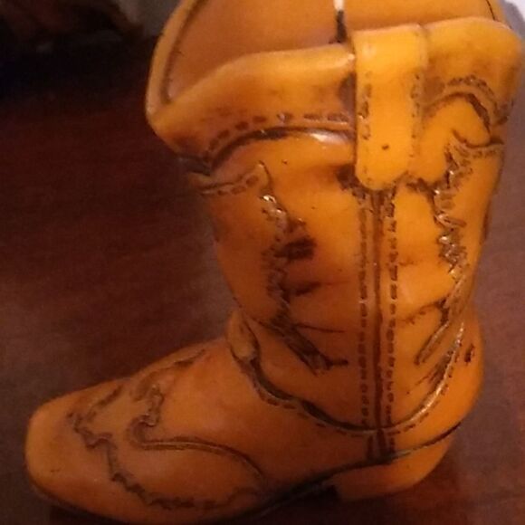 Boot Candle  - Picture 4 of 6